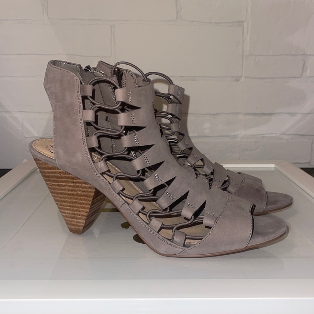 Vince Camuto Sandals/ Heels